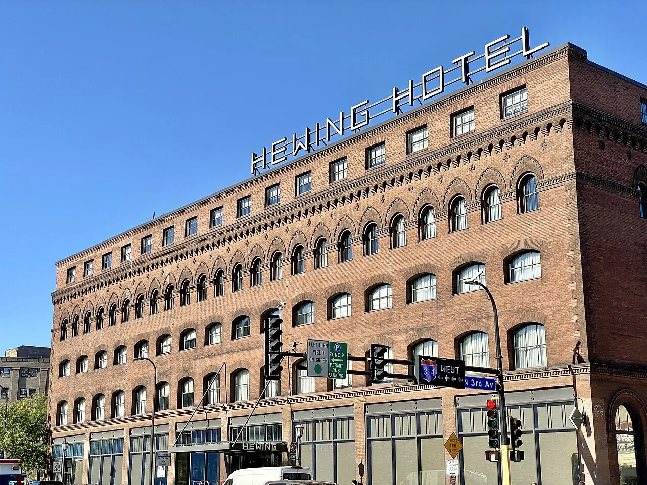 Hewing Hotel, Minneapolis: Jackson Building (Hewing Hotel), Washington Avenue and N 3rd Avenue, Warehouse District, Minneapolis, MN