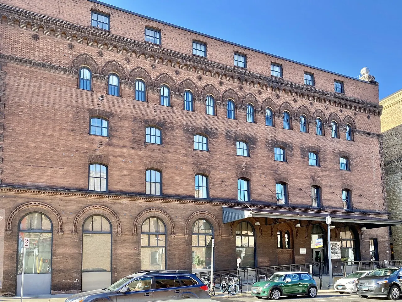 Hewing Hotel, Minneapolis: Jackson Building (Hewing Hotel), Washington Avenue and N 3rd Avenue, Warehouse District, Minneapolis, MN